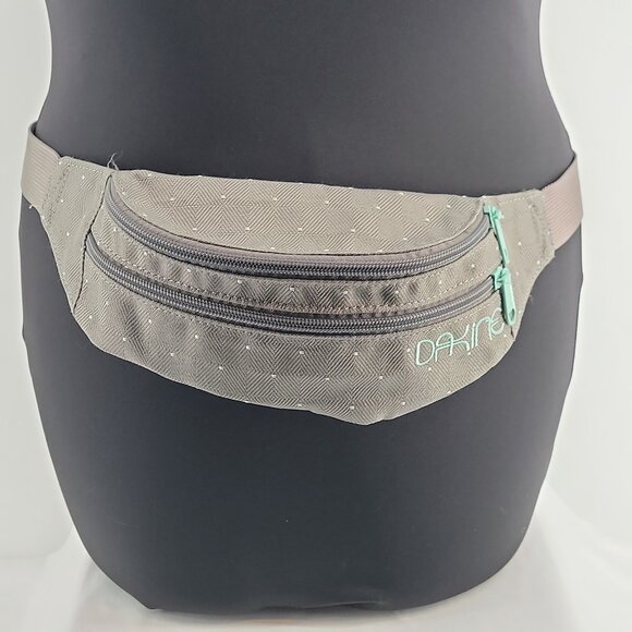 🎒 Dakine Gray Herringbone Fanny Pack / Crossbody – Very Good Condition 🎒 - Picture 3 of 7